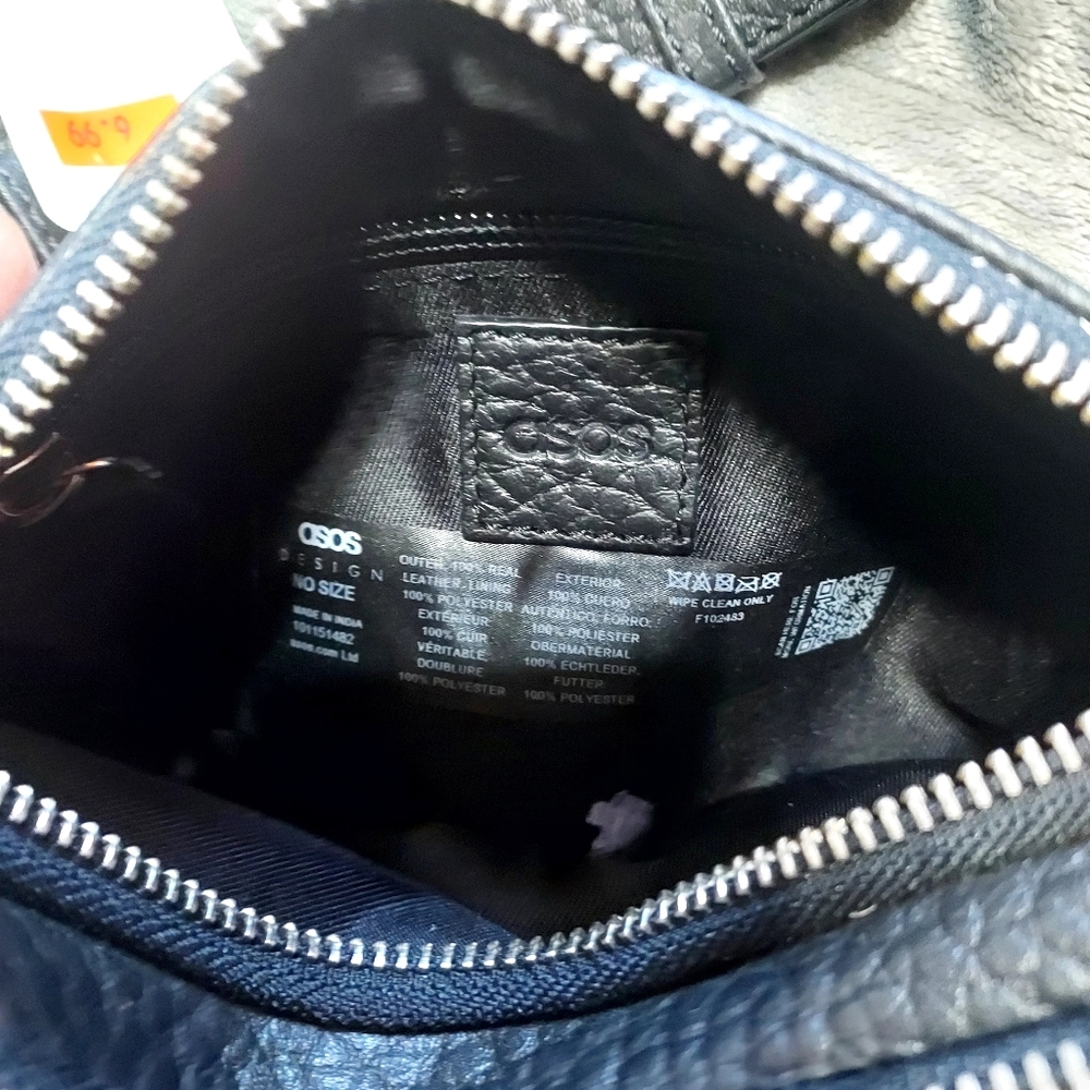 ASOS Black Leather Camera Crossbody Bag - Picture 4 of 13